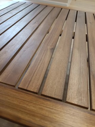 Mesa de centro de madera. Nueva a estrenar.