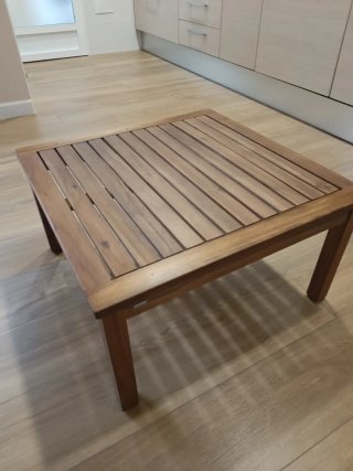 Mesa de centro de madera. Nueva a estrenar.