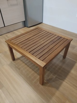 Mesa de centro de madera. Nueva a estrenar.