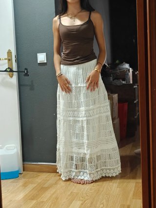 Falda larga blanca de encaje