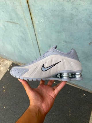 Nike Shox R4 Grigio Argento