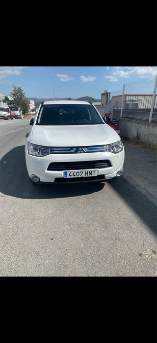 Mitshubishi Outlander