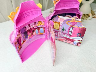 Castillo Polly Pocket con muñecas y accesorios