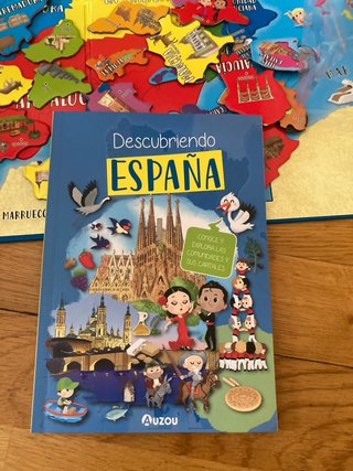 Mapa España con libro infantil