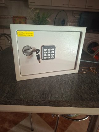 Caja fuerte electrónica 7.5kg