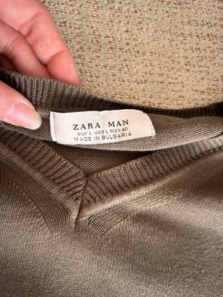 Jersey Zara marrón cuello pico hombre