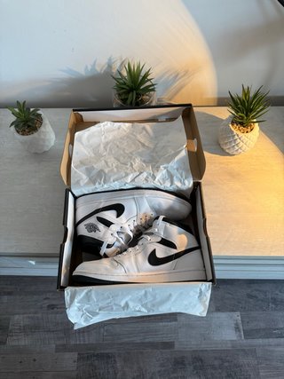 Jordan 1 Mid Zapatillas Blancas y Negras