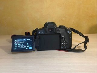 Cámara Canon EOS 750D + Accesorios