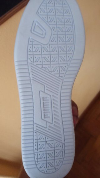 Tenis Puma Blancos y Negros