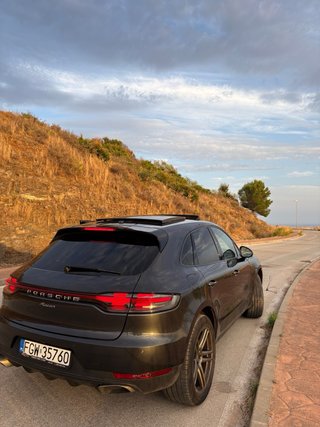 Porsche Macan 2021