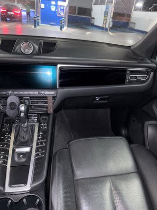 Porsche Macan 2021