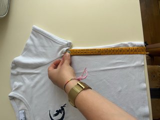 Camiseta Bershka de tiro corto con logo