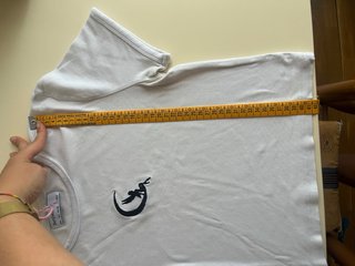 Camiseta Bershka de tiro corto con logo