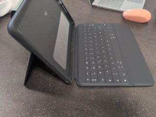 Funda Logitech Rugged Folio iPad 7/8/9 Gen