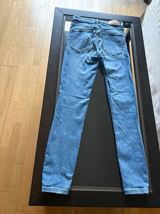 Pantalón pitillo azul