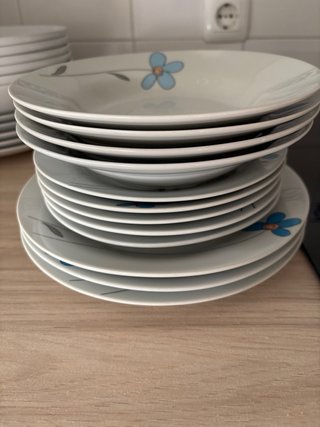 Vajilla cerámica azul y blanca