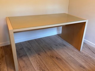 Mesa de madera 150x80 cm, con sobre de vidrio