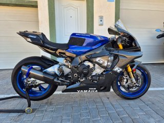 Yamaha R1M YART circuito