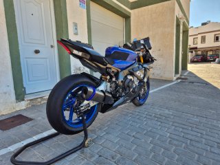 Yamaha R1M YART circuito
