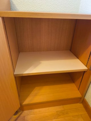Mueble de madera con llave