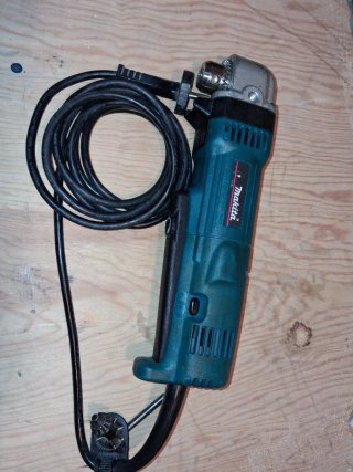 Atornillador  taladro angular Makita DA3010F