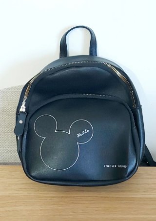 Mochila pequeña negra con Mickey