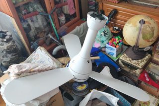 Ventilador de techo blanco