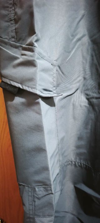 Pantalón senderismo Crivit impermeable gris