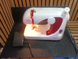 Máquina de coser Jata Generis 695