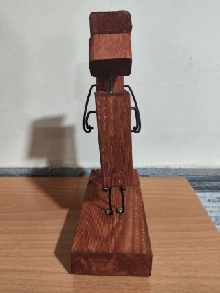 Figura madera embarazada