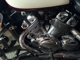 Moto Custom Cruiser Marrón y Blanca