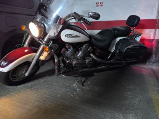 Moto Custom Cruiser Marrón y Blanca