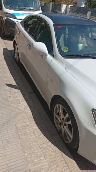Lexus IS 220d