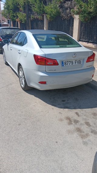 Lexus IS 220d