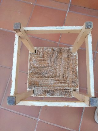 Banqueta taburete antiguo enea y madera maciza