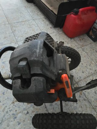 Desbrozadora Fuxtec con ruedas