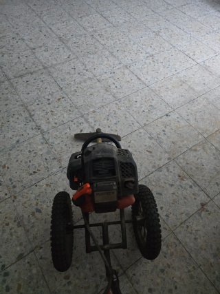 Desbrozadora Fuxtec con ruedas