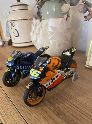 Maquetas Moto GP Honda Yamaha 1:12 valentino rossi