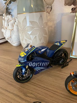 Maquetas Moto GP Honda Yamaha 1:12 valentino rossi
