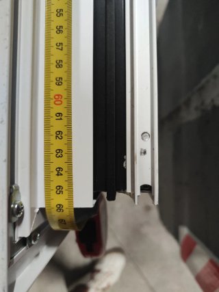 Ventana aluminio oscilobatiente 660x775 mm aprox.