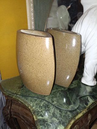 Jarrón piedra dorado