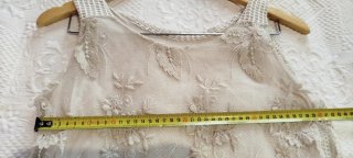 Vestido beige encaje