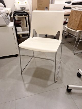 Silla de espera blanca tenemos para vender hasta 4