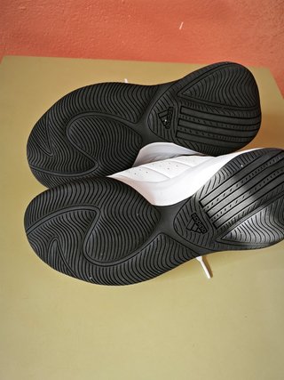Zapatillas de baloncesto nuevas talla 38 2/3