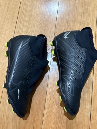 Botas de fútbol Nike Mercurial Negras niño. Talla