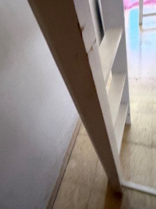 Cama alta tipo cabaña blanca