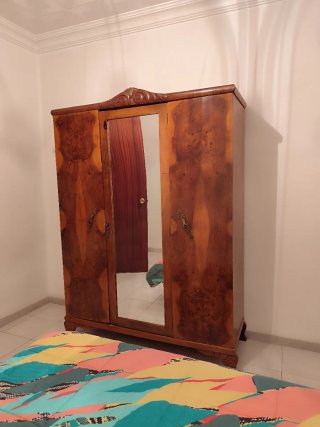 Armario antiguo madera con espejo