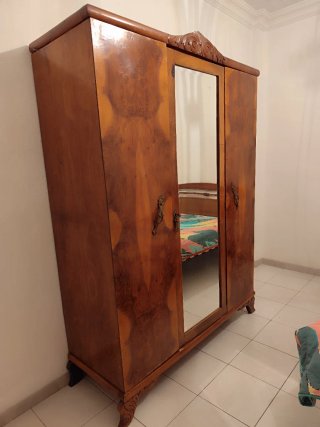 Armario antiguo madera con espejo