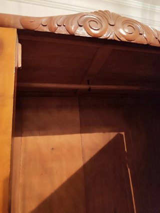 Armario antiguo madera con espejo