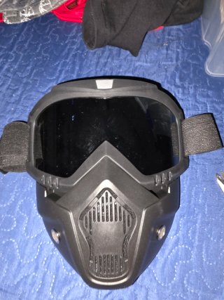 Careta Airsoft Negra con Gafas Integradas